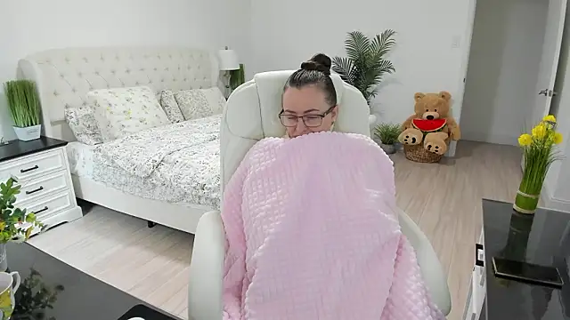 Vika73 现场XXX聊天