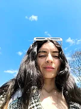 Sam_Sara Adlı Modelin Canlı XXX Sohbeti