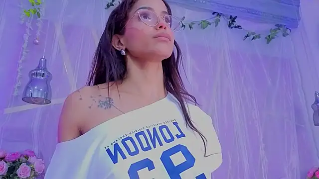 دردشة EmmyCortez الجنسية المباشرة