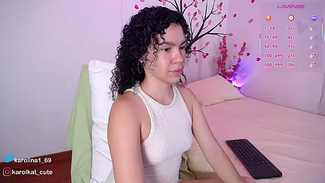 แชท XXX สดของ Karolina_1