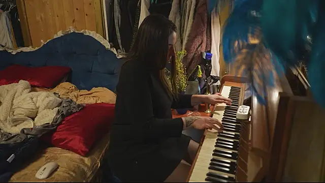 VanessaDoyle live XXX chat