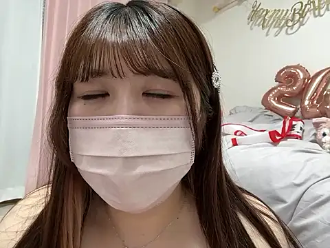 zzz_sayatan élő XXX-chatje