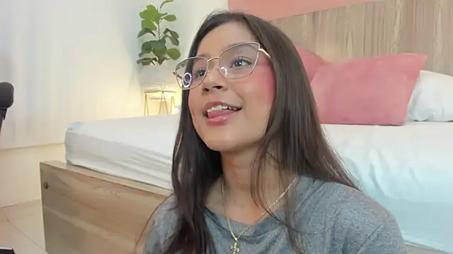 Chatroom XXX en direct de ivette_swan