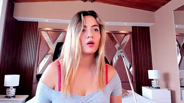 Chat +18 de IsabellaaJoness ao vivo