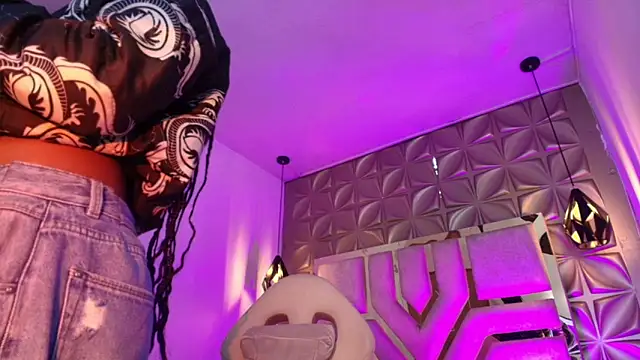 Chatroom XXX en direct de Queen_perla_