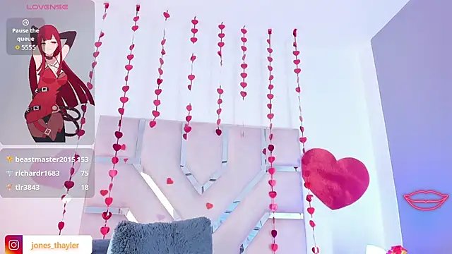 Thayler_jones élő XXX-chatje