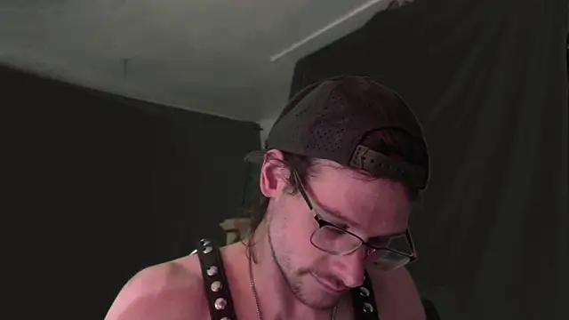 Онлайн чат XXX MasterDaddyCool