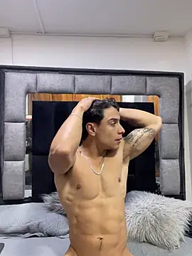 MR_MUSCLE élő XXX-chatje