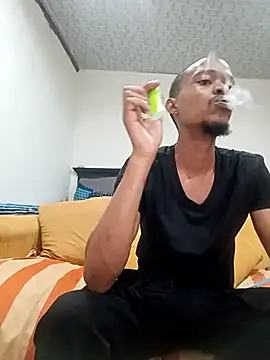 Winterslender élő XXX-chatje