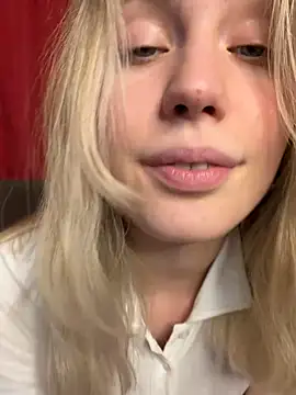 LovelyMiu Show in webcam