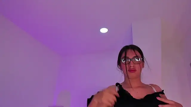 cherrylady_02 Adlı Modelin Canlı XXX Sohbeti