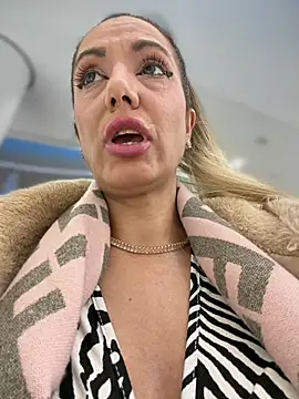 adya-alyn Live XXX chat