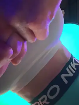 Pokazy przed kamerką – F3ckd0lllucy