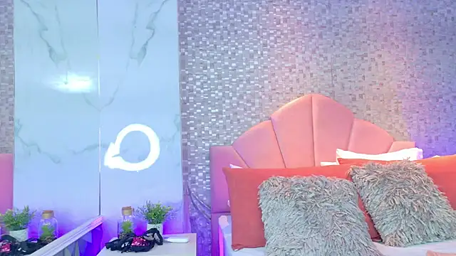 BellaConti1 Adlı Modelin Canlı XXX Sohbeti