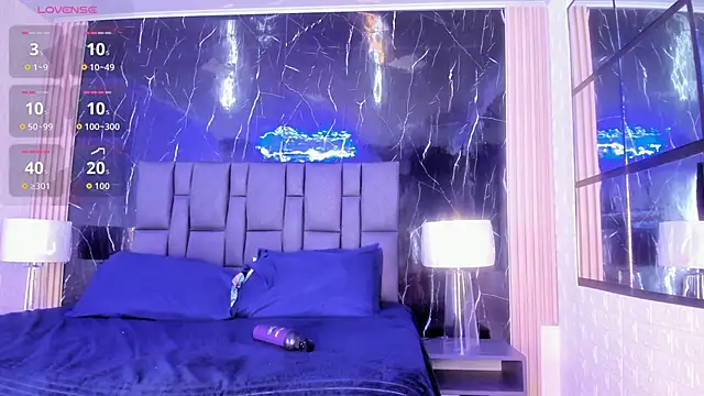 BustyGlow live XXX chat