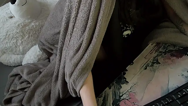 CeriseLapine's Live XXX Chat