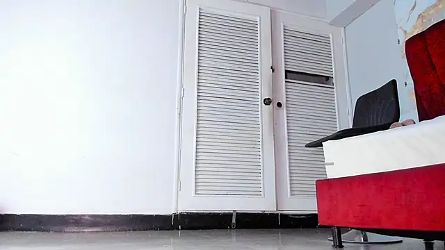 Онлайн чат XXX MAISE_HILL1