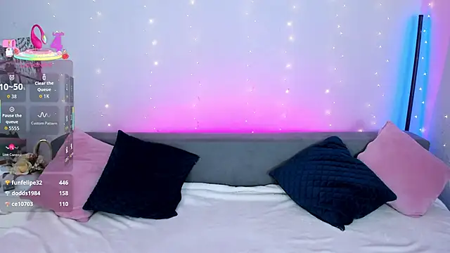 Онлайн чат XXX MelodyHudson