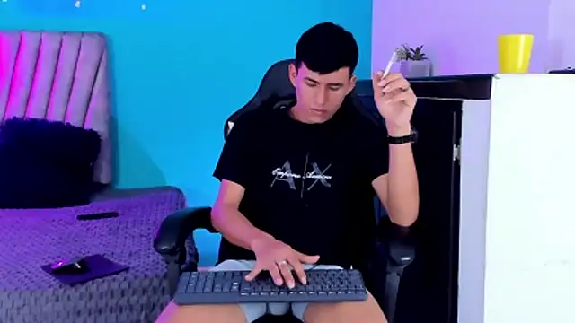 NicolasTorrezn Webbikameraesitys