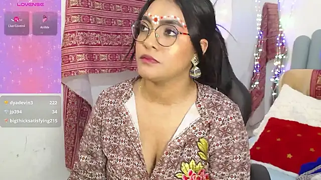 Chat XXX ao vivo de lakshmiraniii