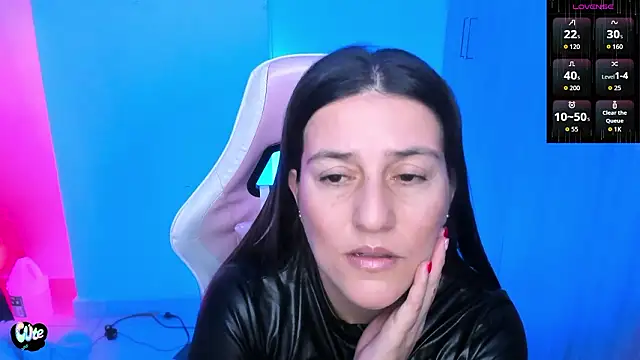 XXX chat uživo modela Saskyaa