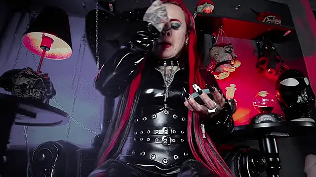 MorganaCrowley: онлайн-секс-чат