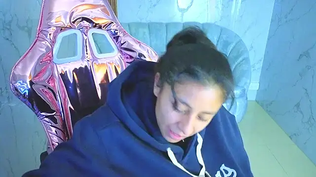 serabella_s élő XXX-chatje