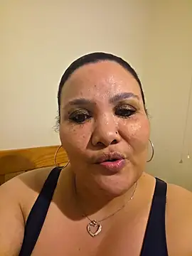 Show de webcam de Curvy-Nthabi_X