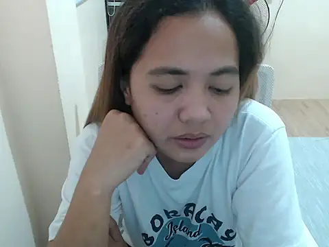 XXX chat uživo modela xTheLastVIRGINx