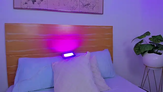 Chat +18 de kitty_sweeety_ ao vivo