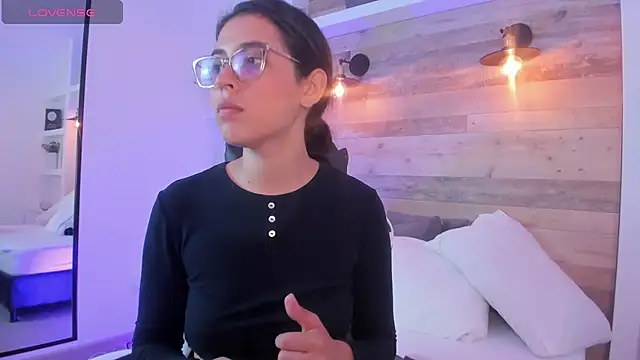 desireee_ Adlı Modelin Canlı XXX Sohbeti