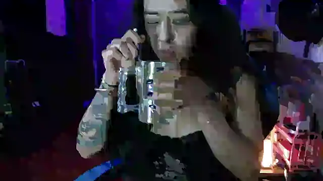 Chat +18 de AngelaQueen_ ao vivo