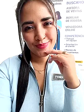 MAYE__13 Adlı Modelin Canlı XXX Sohbeti