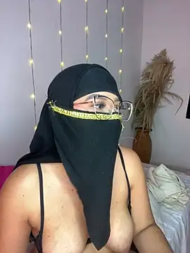 Maisa_issa Show in webcam