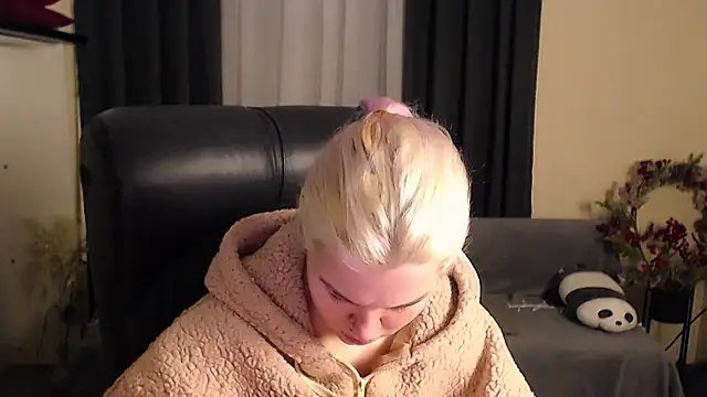 Hot_Blonda 即時 XXX 聊天