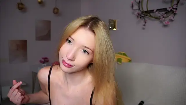 SunnivaCovil live XXX chat