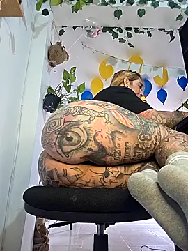 Онлайн чат XXX Sara_Valkyri