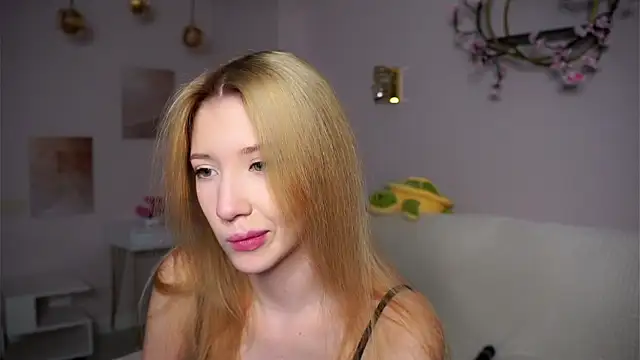 SunnivaCovil Live XXX-chat