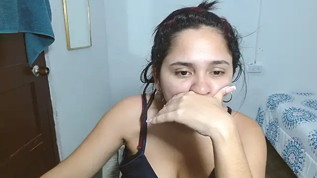 Chat XXX en directo de Thalian