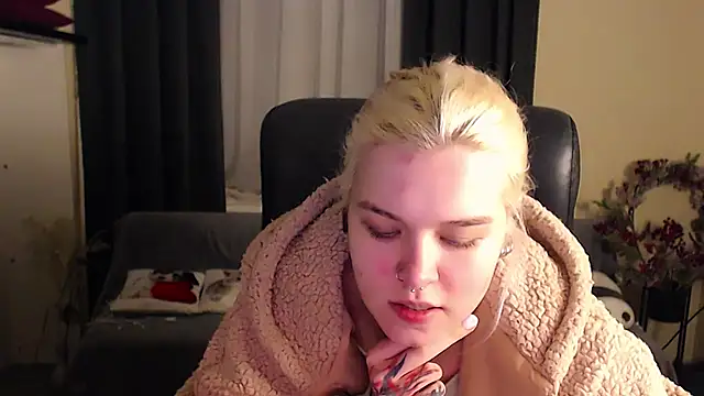 Hot_Blonda 即時 XXX 聊天