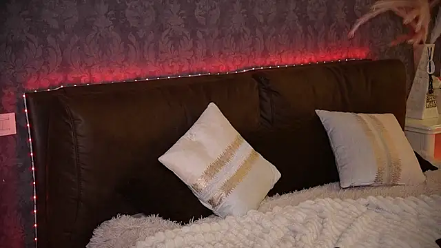 Show modela LisaElfy na web-kameri