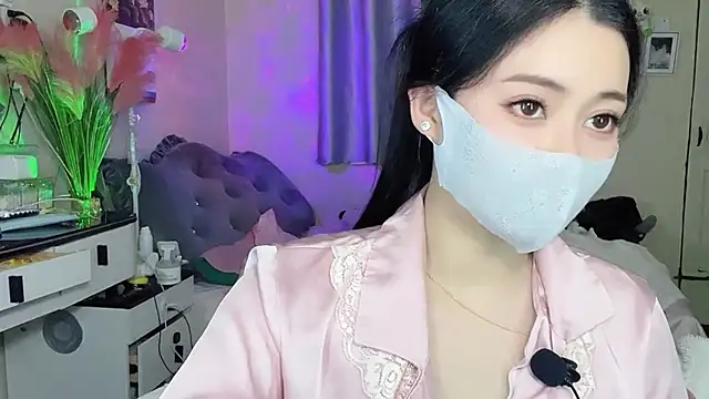 -LaZy- 在線直播表演