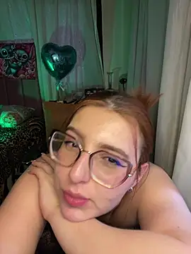 CoraVibes Adlı Modelin Canlı XXX Sohbeti