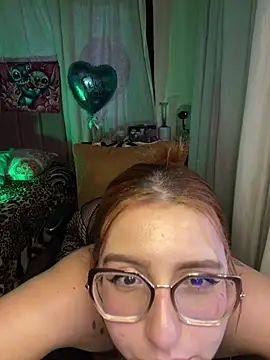 CoraVibes Live XXX Chat