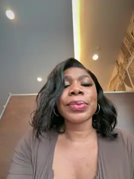 XXX chat uživo modela Belle___