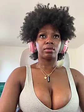 Pokazy przed kamerką – mochamimi