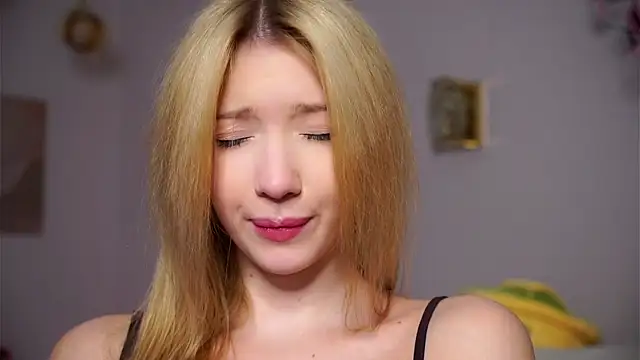 SunnivaCovil Live XXX-chat