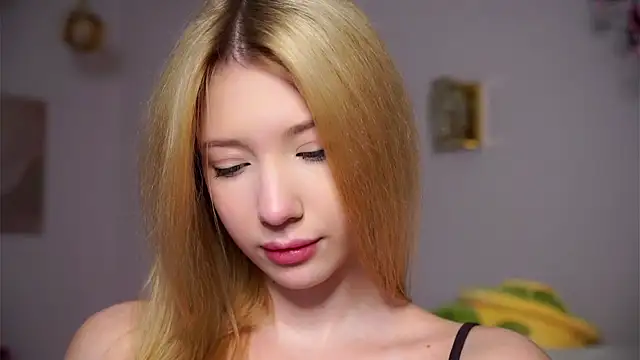 SunnivaCovil Live XXX-Chat