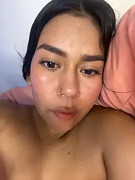 Chat +18 de ALANAH_KITTY ao vivo