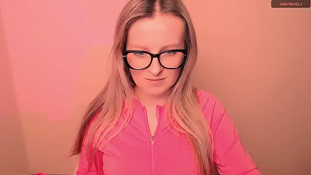 Show modela AnnePeach na web-kameri